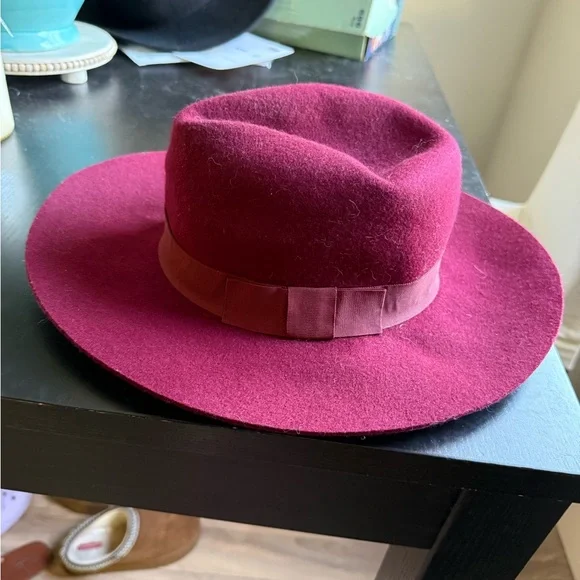 Kendall & Kylie | Accessories | Kendall Kylie Maroon Hat  display picture 3